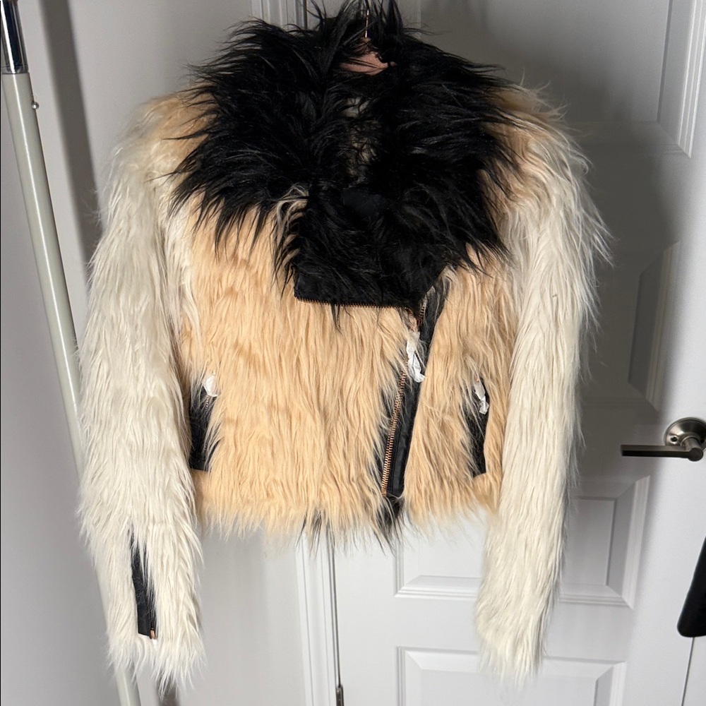 NWT size XS Chaser Black and Cream Teddy Jacket